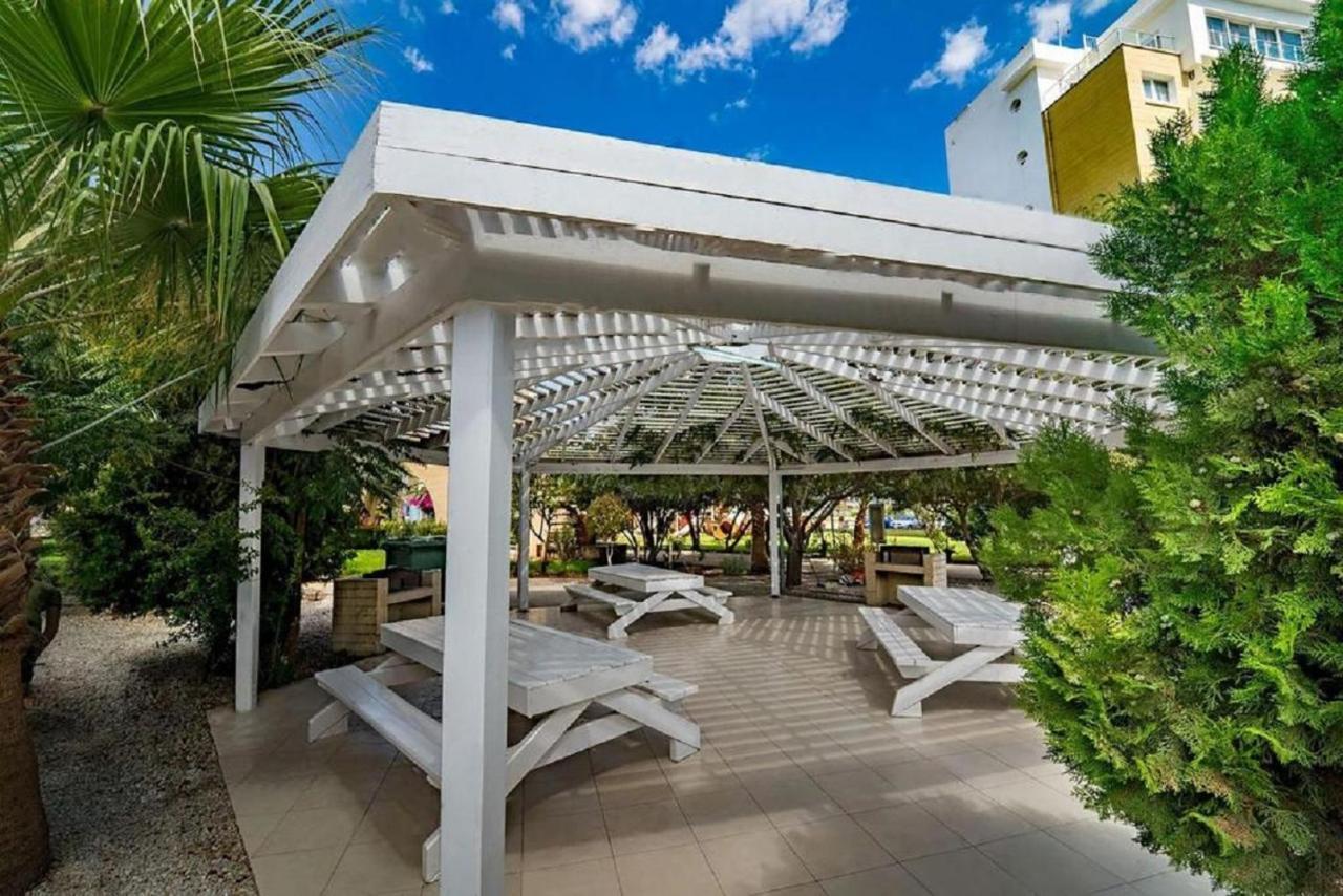 Spartacus Pool Apartments In Caesar Resort & Spa Trikomo Εξωτερικό φωτογραφία